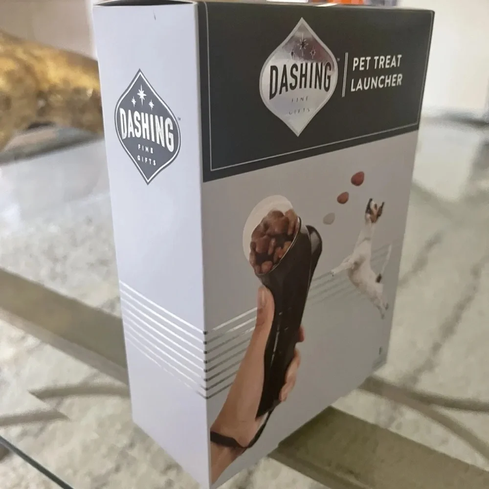 TREAT LAUNCHER for Cats or Dogs * New Mint in Box